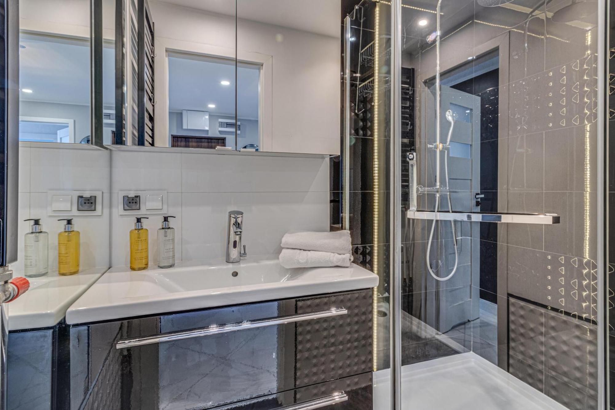 Appartamento Rentplanet - Apartament Popowicka Breslavia Esterno foto